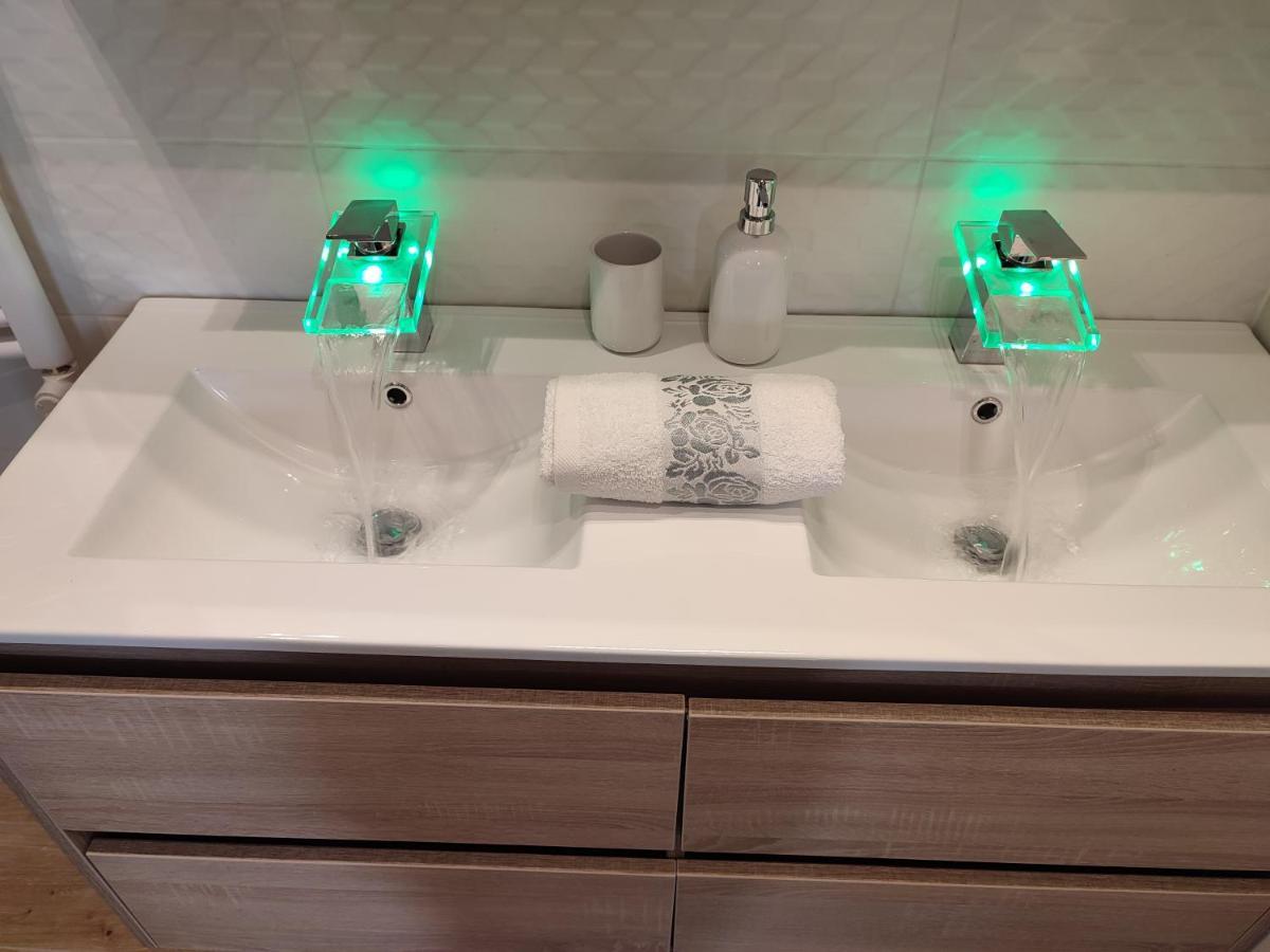Gamma Apartmanok Es Jakuzzi Miskolc Bagian luar foto