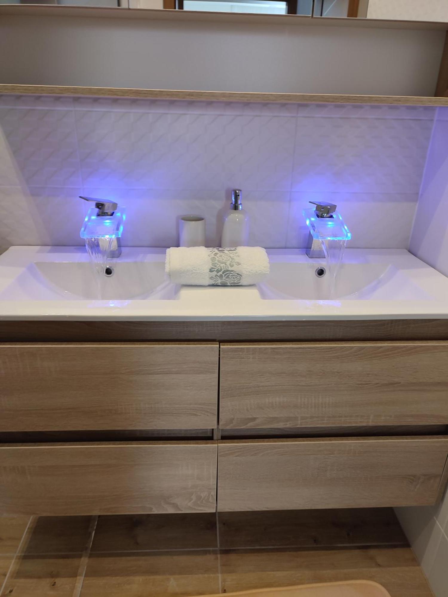 Gamma Apartmanok Es Jakuzzi Miskolc Ruang foto